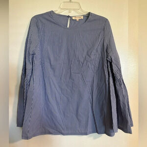 Solitaire Small Blue and White Bell Sleeve Blouse